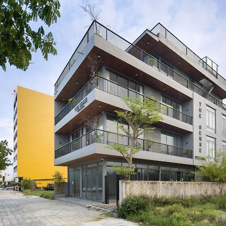 The Sense Apartment - Modern, Near My An Beach Дананг Экстерьер фото