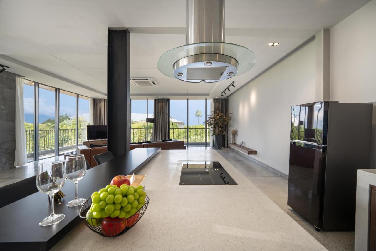 The Sense Apartment - Modern, Near My An Beach Дананг Экстерьер фото